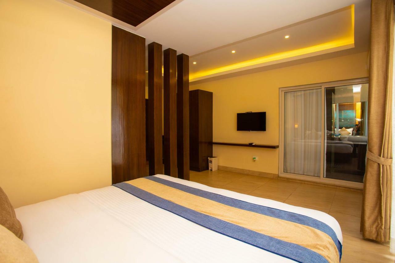 Hotel Lake Paradise Pokhara Exterior photo