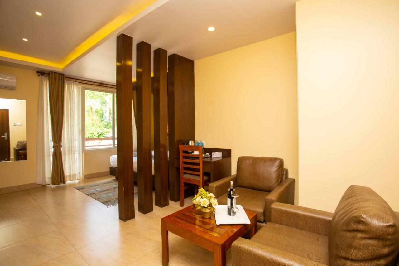 Hotel Lake Paradise Pokhara Exterior photo