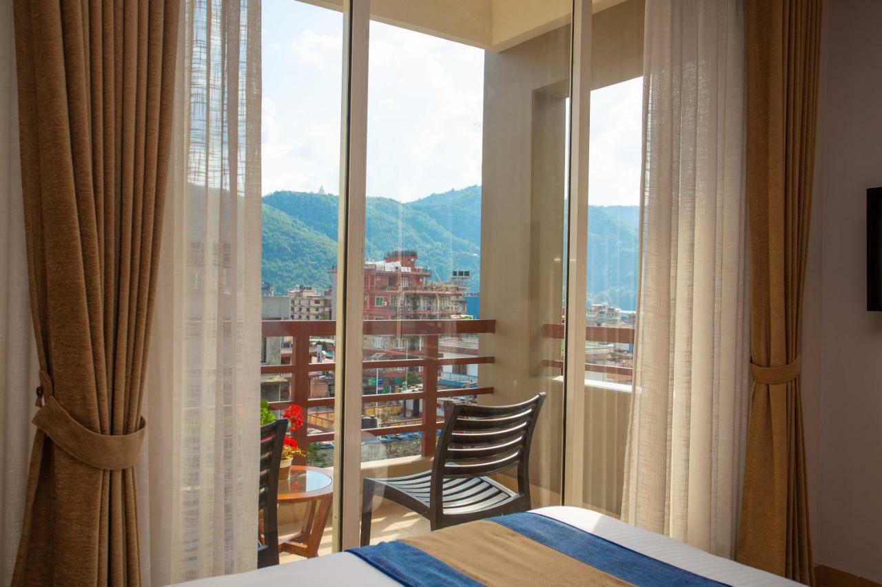 Hotel Lake Paradise Pokhara Exterior photo