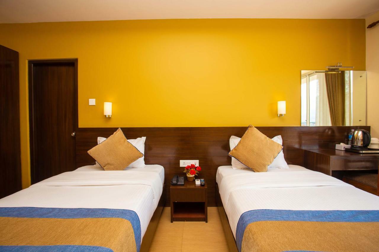 Hotel Lake Paradise Pokhara Exterior photo