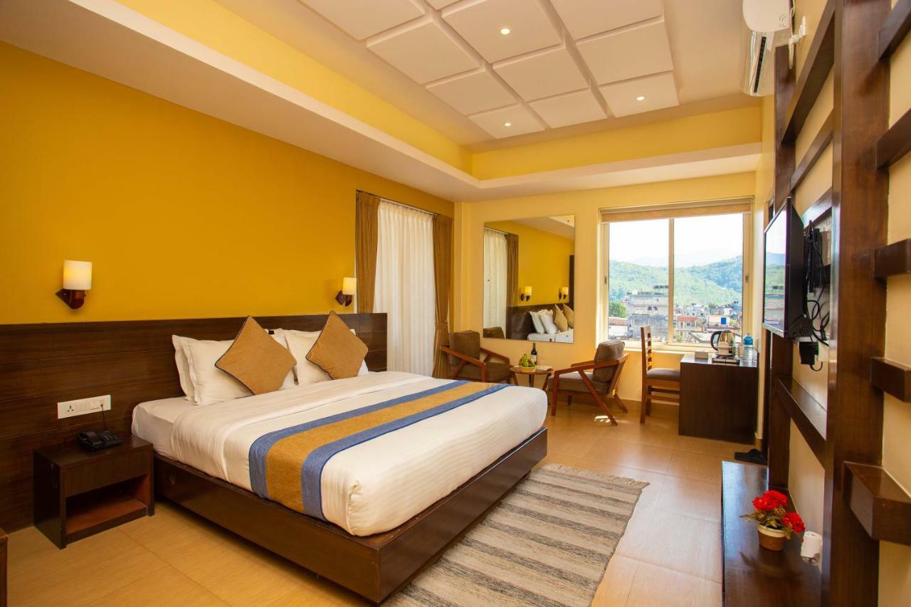 Hotel Lake Paradise Pokhara Exterior photo