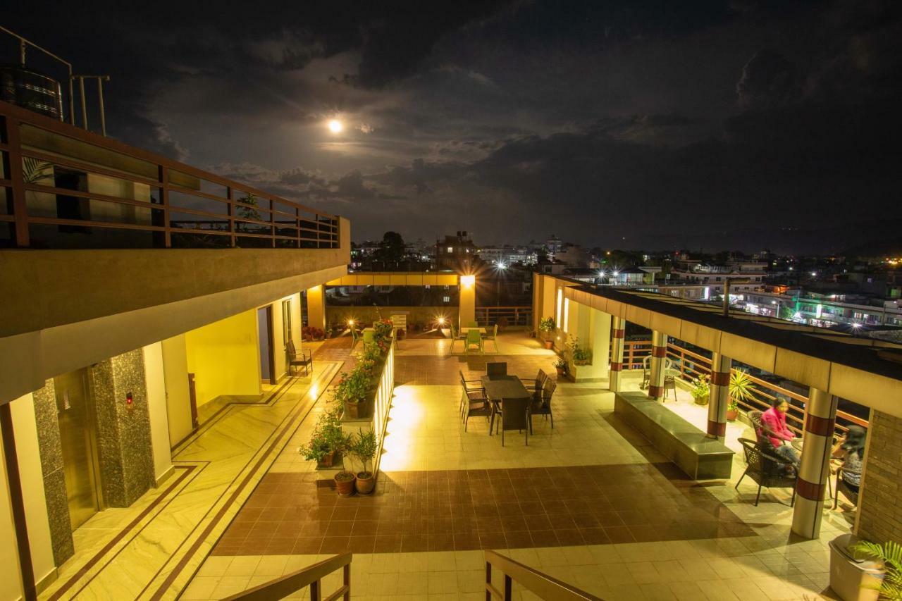 Hotel Lake Paradise Pokhara Exterior photo