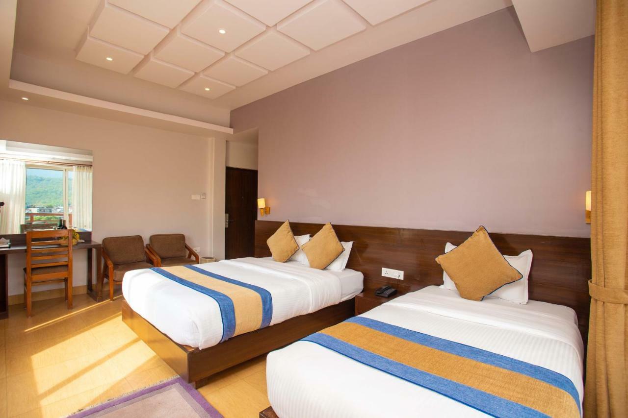 Hotel Lake Paradise Pokhara Exterior photo